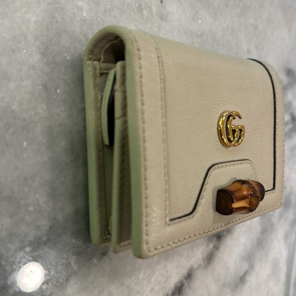 GUCCI
Diana Card Case Wallet - off white - Picture 11 of 11